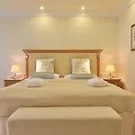 Retro Riverside Wellness 5*