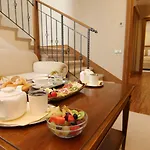 Retro Riverside Wellness 5*