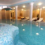 Retro Riverside Wellness 5*
