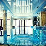 מלון Retro Riverside Wellness