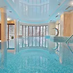 Retro Riverside Wellness מלון 5*