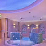 Retro Riverside Wellness 5*