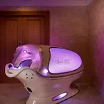 Retro Riverside Wellness 5* קרלובי וארי