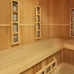 Retro Riverside Wellness