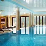 מלון Retro Riverside Wellness 5*