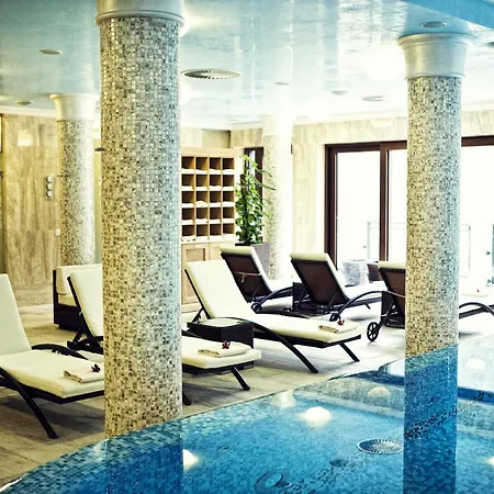 Hotel Retro Riverside Wellness 5*