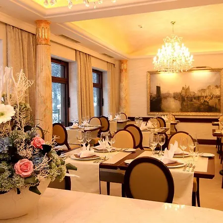 Retro Riverside Wellness Hotel Karlovy Vary