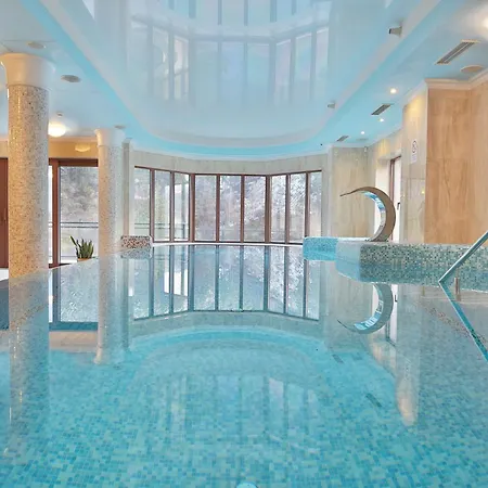 Retro Riverside Wellness