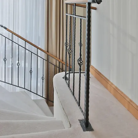 Retro Riverside Wellness Hotel