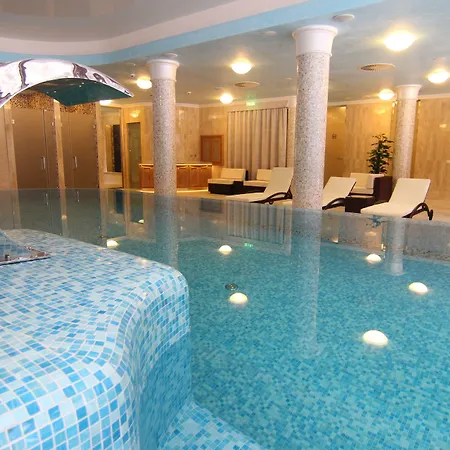 Retro Riverside Wellness 5*