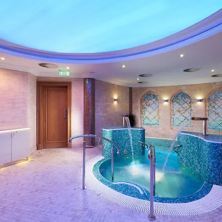 Retro Riverside Wellness Hotel 5*