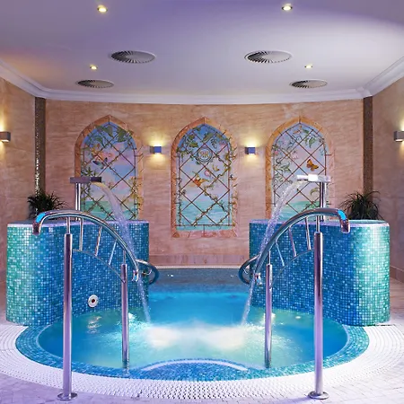 Retro Riverside Wellness 5*