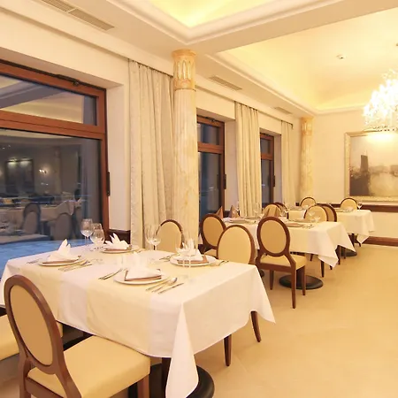 Hotel Retro Riverside Wellness