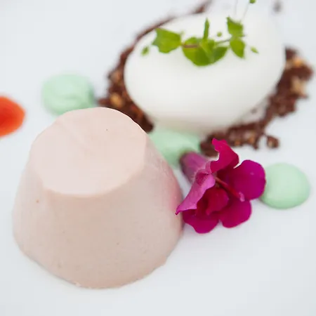 Retro Riverside Wellness