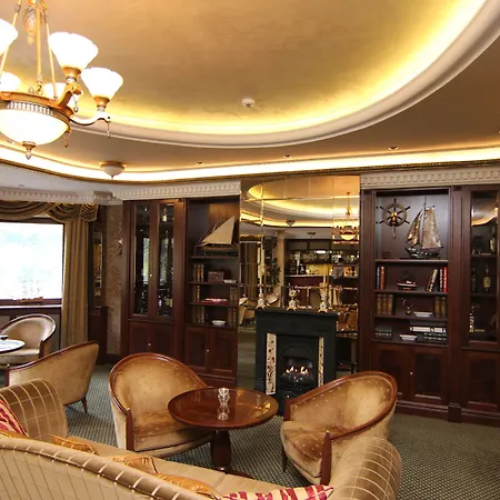 Retro Riverside Wellness 5*