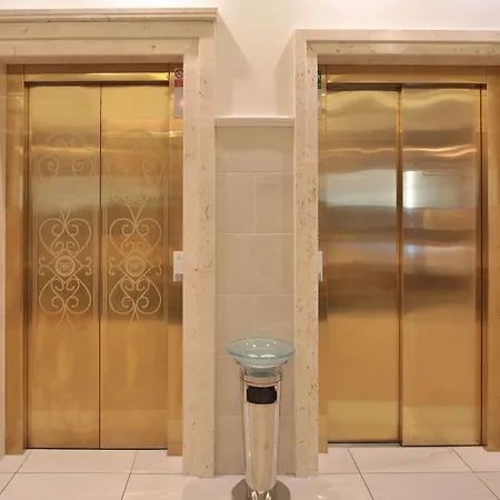 Retro Riverside Wellness Hotel