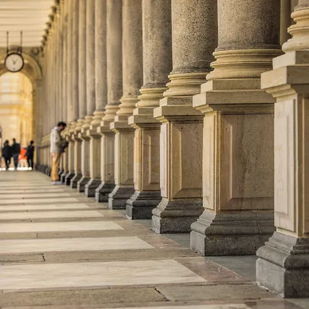 Hotel Retro Riverside Wellness 5*