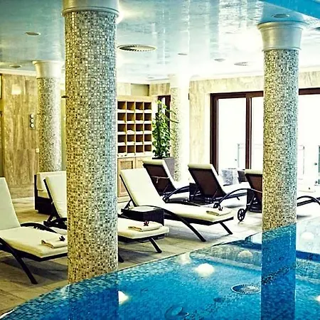Hotell Retro Riverside Wellness
