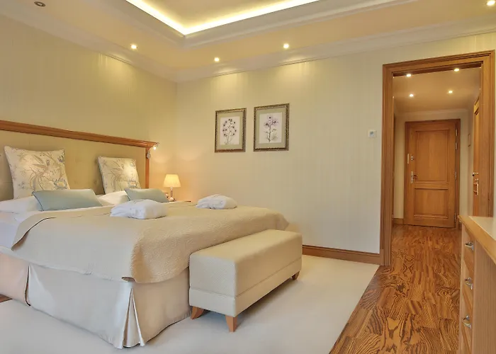 호텔 Retro Riverside Wellness 5*