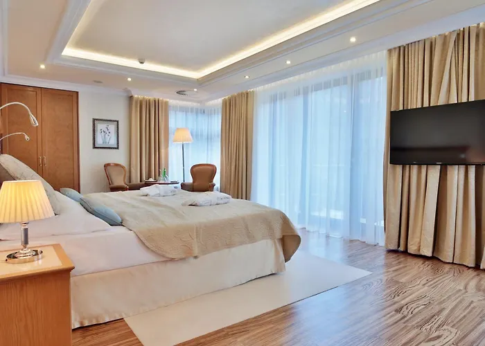 호텔 Retro Riverside Wellness 5*