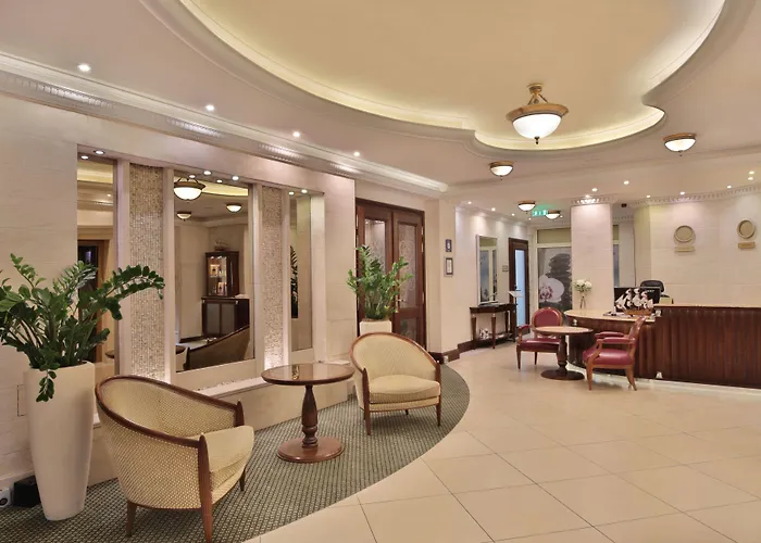 Retro Riverside Wellness 5*