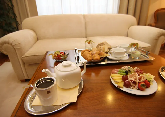 호텔 Retro Riverside Wellness 5*