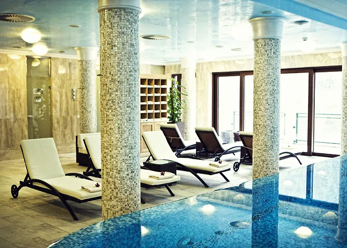 Retro Riverside Wellness