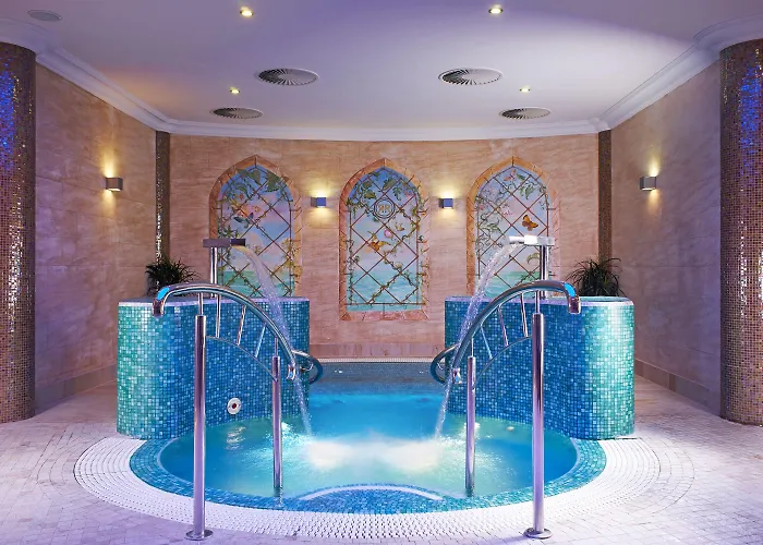 Retro Riverside Wellness 5*