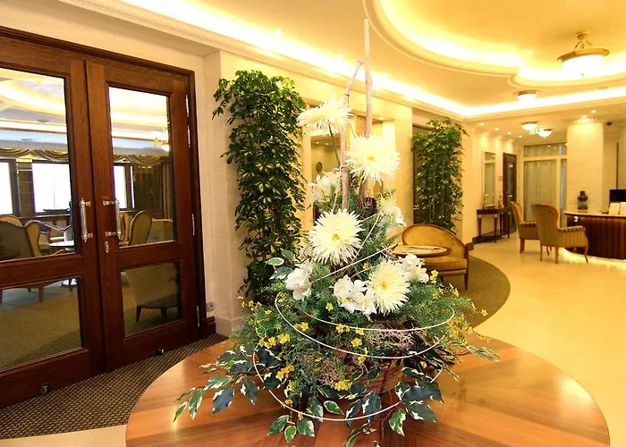Retro Riverside Wellness מלון 5*